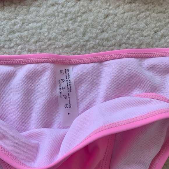 Pink bikini - Picture 2 of 3